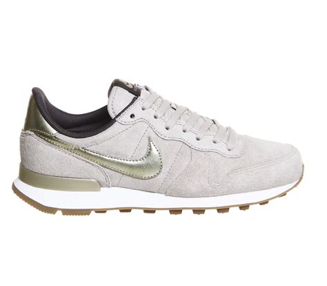 Nike Internationalist Low Top Shoes